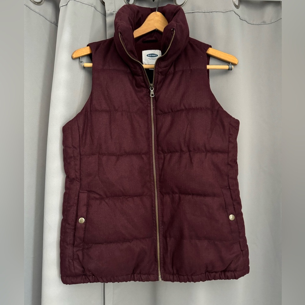 Beautiful Cabernet winter vest size Small!